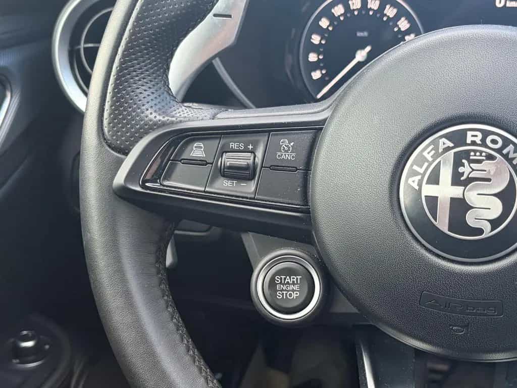Alfa Romeo Giulia Veloce Q4 03/2024-photo-17