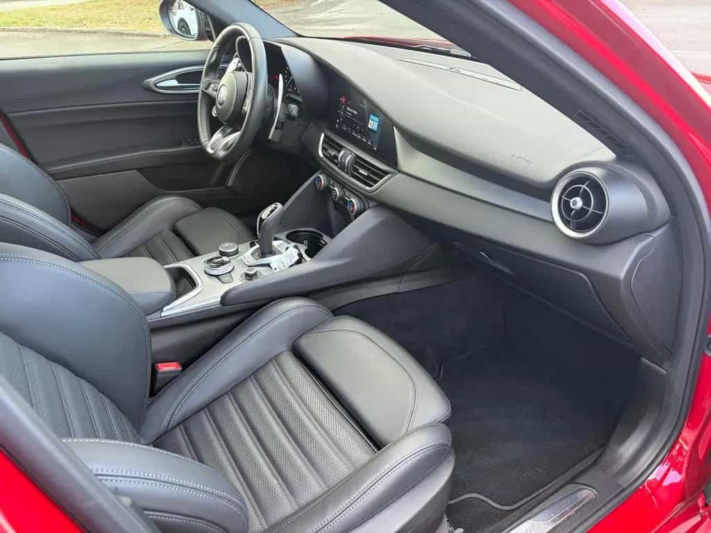 Alfa Romeo Giulia Veloce Q4 03/2024-photo-7
