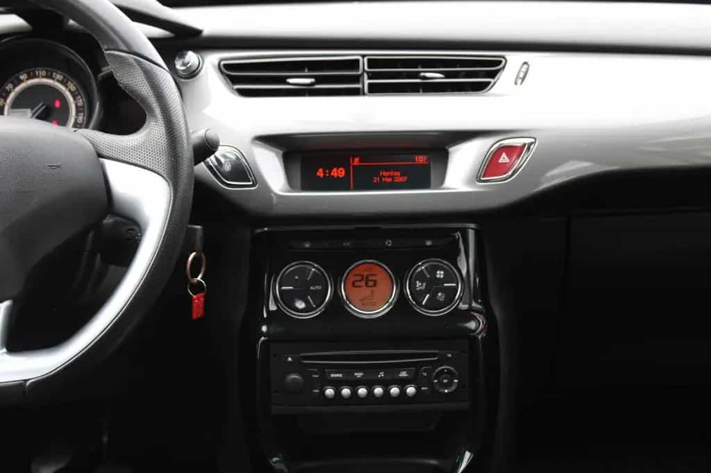 Citroën C3 Exclusive 1.6l Leder Tempomat AHK 06/2014-photo-14