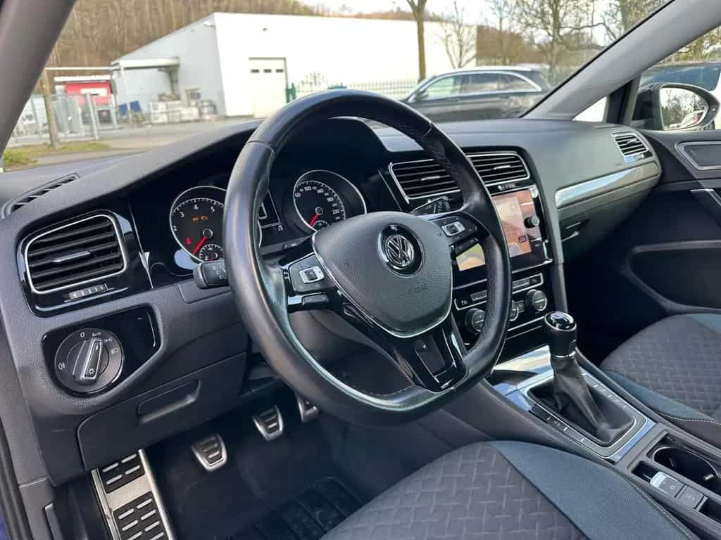 Volkswagen Golf VII Lim IQ.DRIVE Navi ACC Bluetooth SHZ PDC 05/2019-photo-17