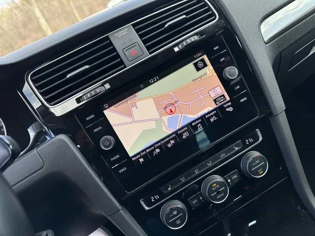 Volkswagen Golf VII Lim IQ.DRIVE Navi ACC Bluetooth SHZ PDC 05/2019-photo-20