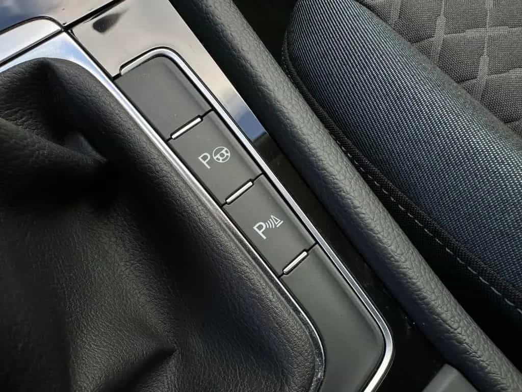 Volkswagen Golf VII Lim IQ.DRIVE Navi ACC Bluetooth SHZ PDC 05/2019-photo-26