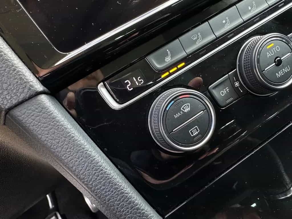 Volkswagen Golf VII Lim IQ.DRIVE Navi ACC Bluetooth SHZ PDC 05/2019-photo-27