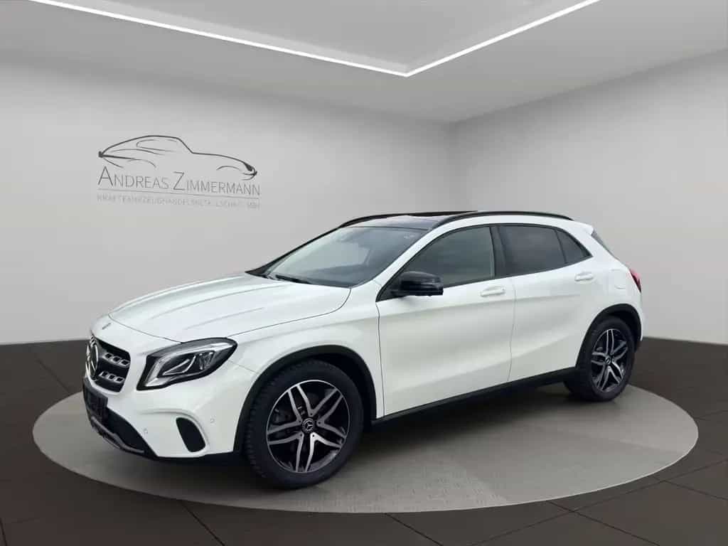 Mercedes-Benz GLA 220 4Matic URBAN PANO/NIGHT/DISTRONIC/360 02/2020-photo-0