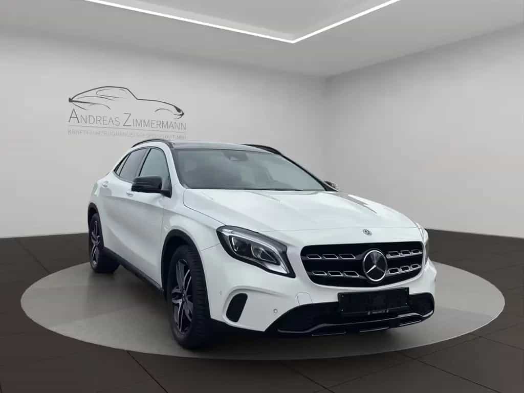 Mercedes-Benz GLA 220 4Matic URBAN PANO/NIGHT/DISTRONIC/360 02/2020-photo-1