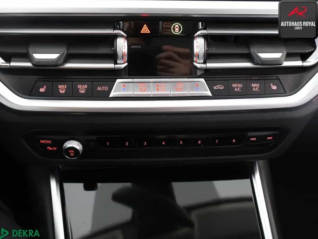 BMW 320 i T SPORTLINE SPURHALTE,CARPLAY,1.HAND,SH 01/2021-photo-16
