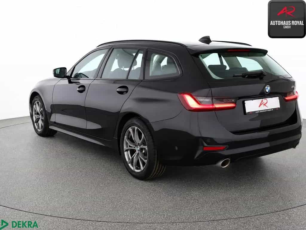 BMW 320 i T SPORTLINE SPURHALTE,CARPLAY,1.HAND,SH 01/2021-photo-2