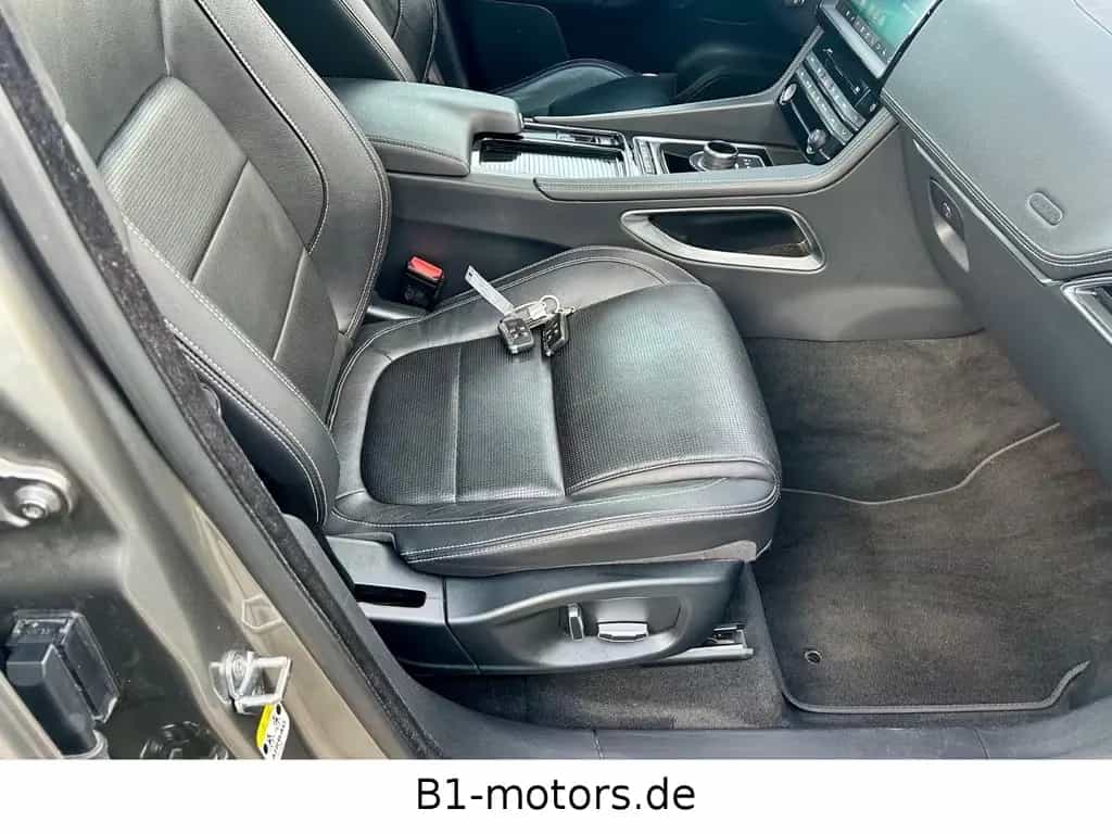 Jaguar F-Pace F-PACE R-Sport AWD*Leder*Pano*Black Pack* 10/2019-photo-16