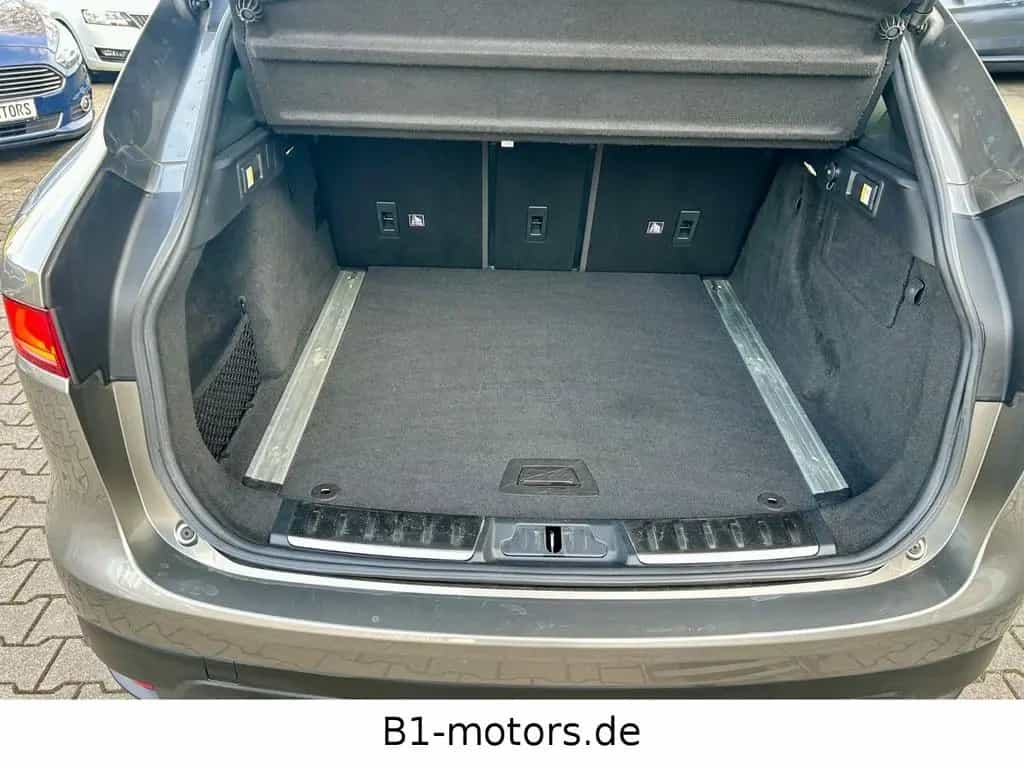 Jaguar F-Pace F-PACE R-Sport AWD*Leder*Pano*Black Pack* 10/2019-photo-19