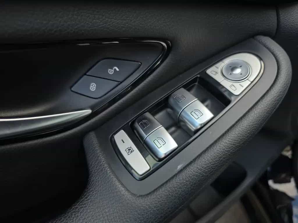 Mercedes-Benz C 180 C180 CGI Avantgarde LED Navi Sitzheizung PDC USB 06/2015-photo-16