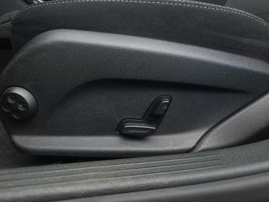 Mercedes-Benz C 180 C180 CGI Avantgarde LED Navi Sitzheizung PDC USB 06/2015-photo-17