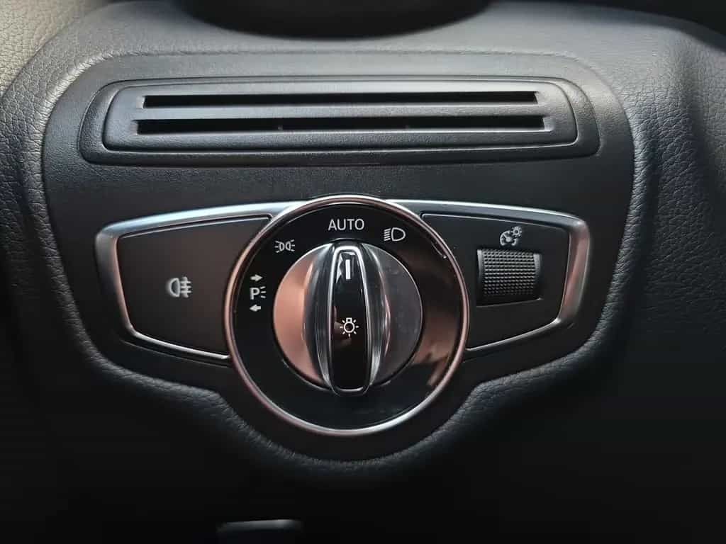 Mercedes-Benz C 180 C180 CGI Avantgarde LED Navi Sitzheizung PDC USB 06/2015-photo-18