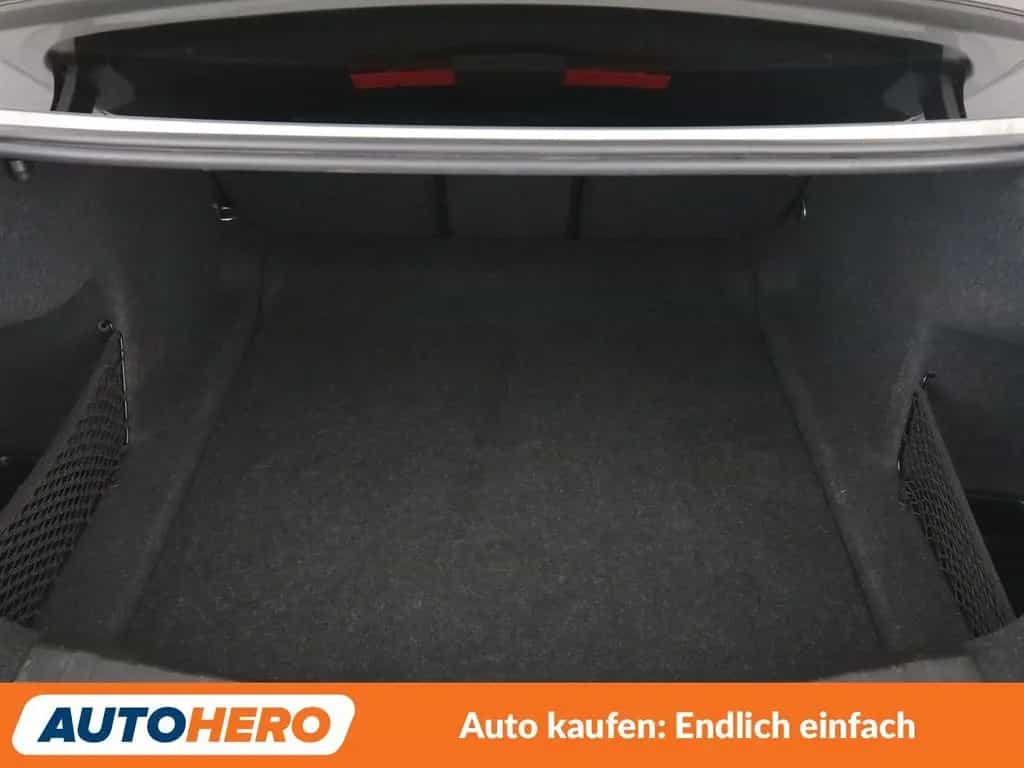 BMW 318 i M Sport Aut.*LED*PDC*TEMPO*SHZ*ALU* 04/2022-photo-17