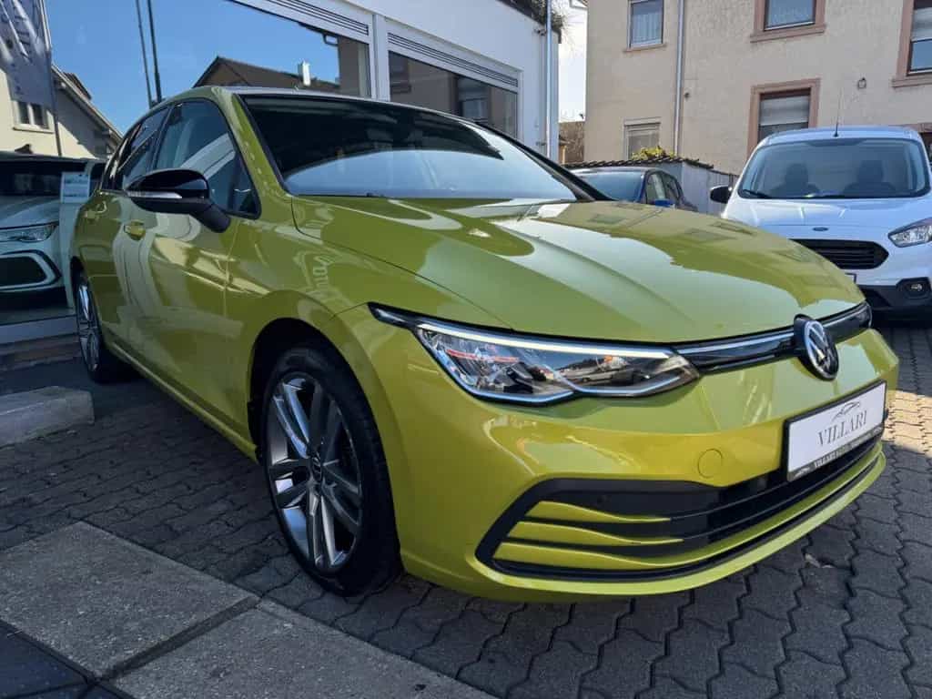 Volkswagen Golf VIII Lim. Life 04/2020-photo-1