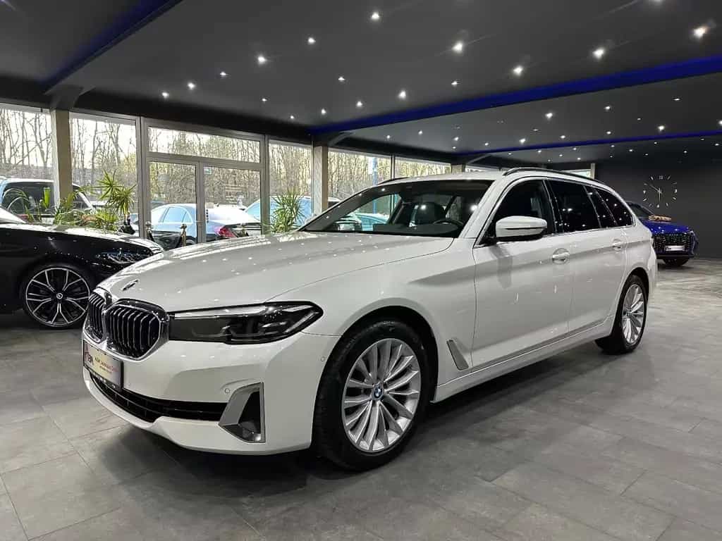 BMW 5 Series 520 d xDrive Luxury / Sitzklima /KAMERA / 1.HAND 11/2022-photo-0