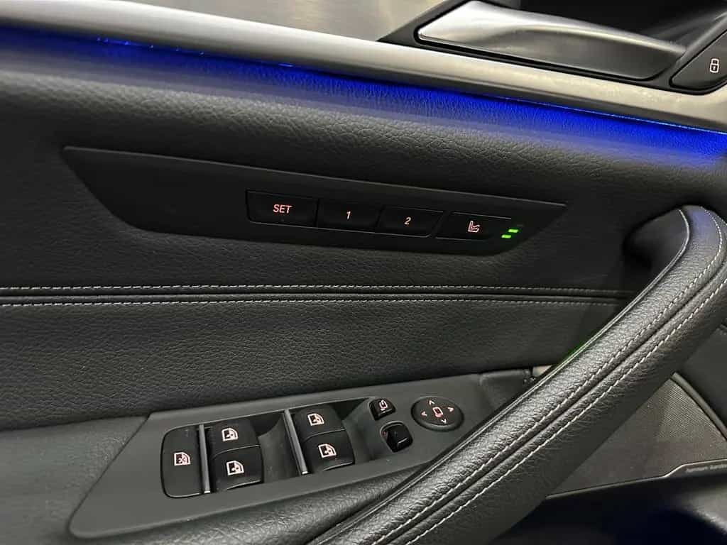 BMW 5 Series 520 d xDrive Luxury / Sitzklima /KAMERA / 1.HAND 11/2022-photo-13