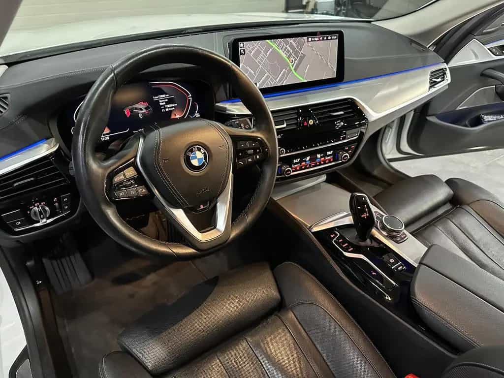 BMW 5 Series 520 d xDrive Luxury / Sitzklima /KAMERA / 1.HAND 11/2022-photo-15