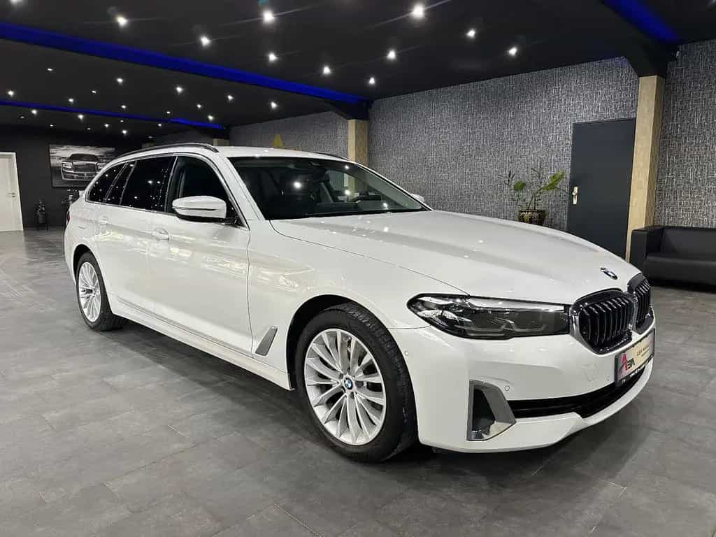 BMW 5 Series 520 d xDrive Luxury / Sitzklima /KAMERA / 1.HAND 11/2022-photo-2