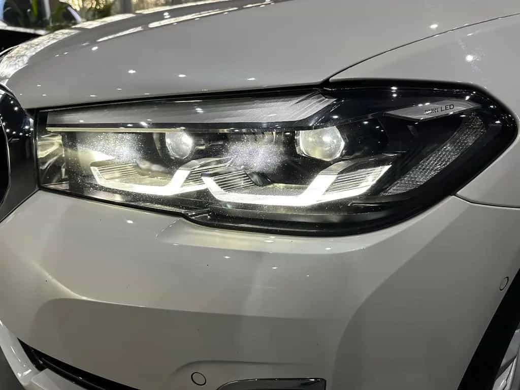 BMW 5 Series 520 d xDrive Luxury / Sitzklima /KAMERA / 1.HAND 11/2022-photo-29