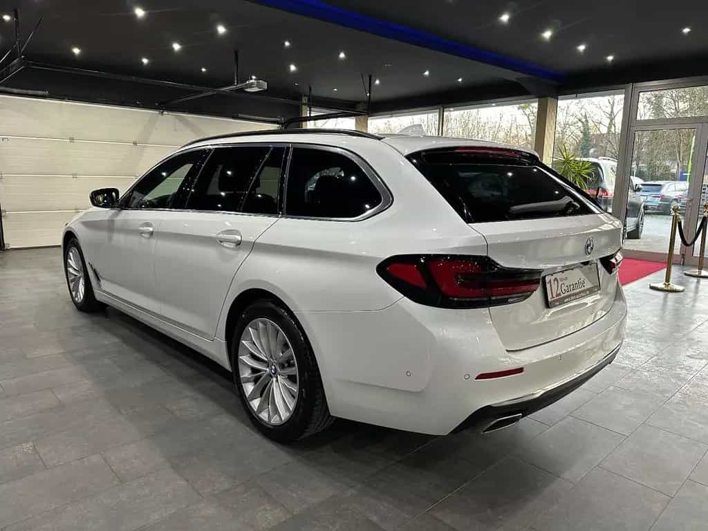 BMW 5 Series 520 d xDrive Luxury / Sitzklima /KAMERA / 1.HAND 11/2022-photo-5