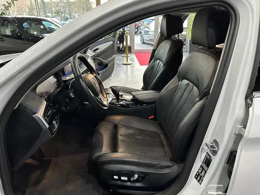 BMW 5 Series 520 d xDrive Luxury / Sitzklima /KAMERA / 1.HAND 11/2022-photo-8