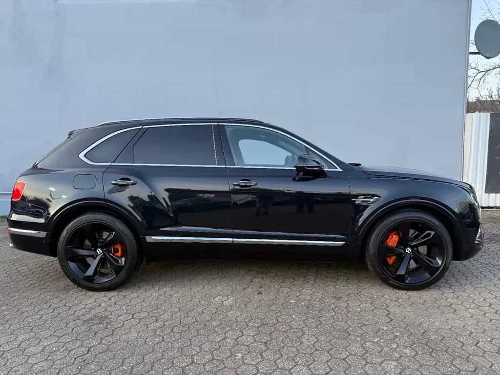 Bentley Bentayga 6.0 W12 4WD*FirstEdition* Pano*Voll* 12/2016-photo-2