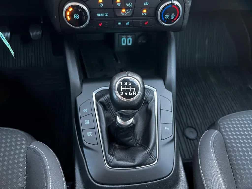 Ford Focus Lim. Cool & Connect 05/2021-photo-12