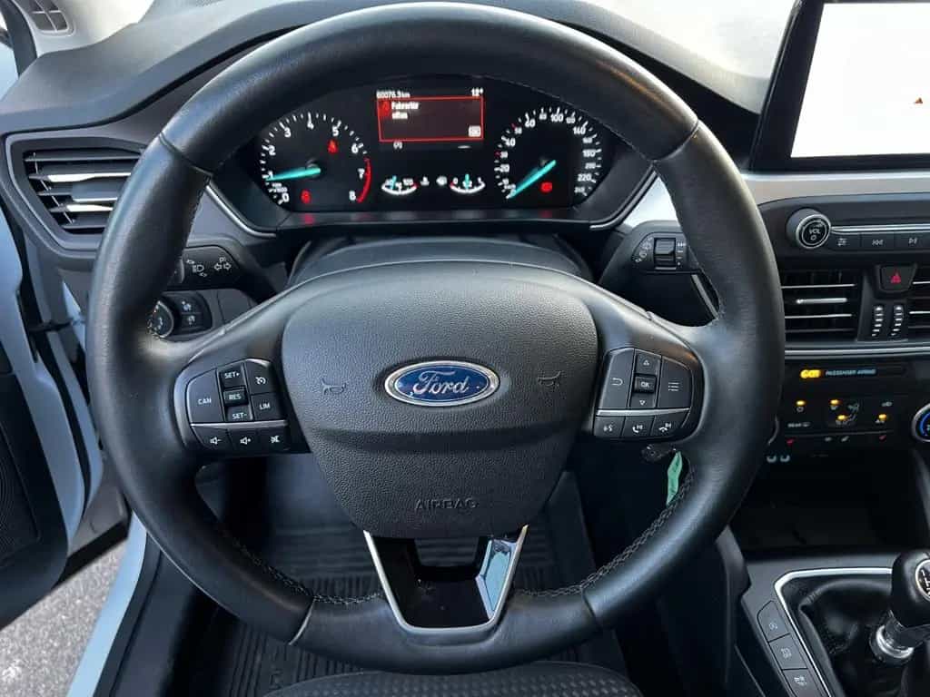 Ford Focus Lim. Cool & Connect 05/2021-photo-13