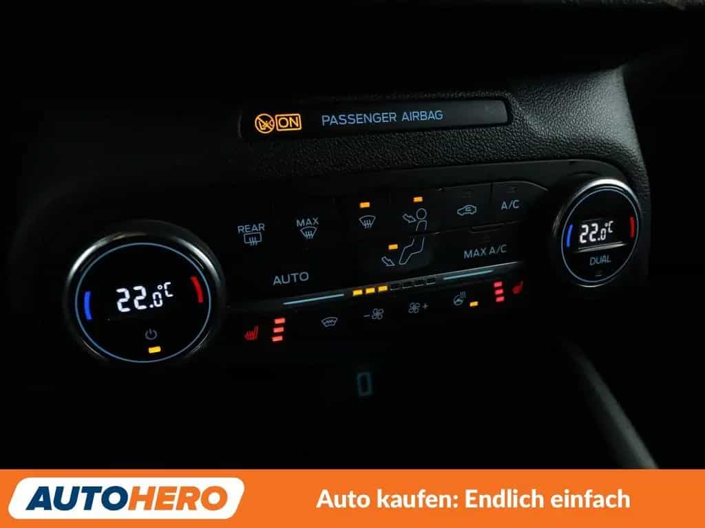 Ford Focus 1.5 EcoBoost ST-Line Aut*NAVI*LED*TEMPO* 02/2020-photo-23
