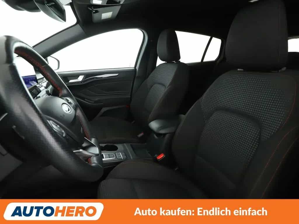 Ford Focus 1.5 EcoBoost ST-Line Aut*NAVI*LED*TEMPO* 02/2020-photo-9