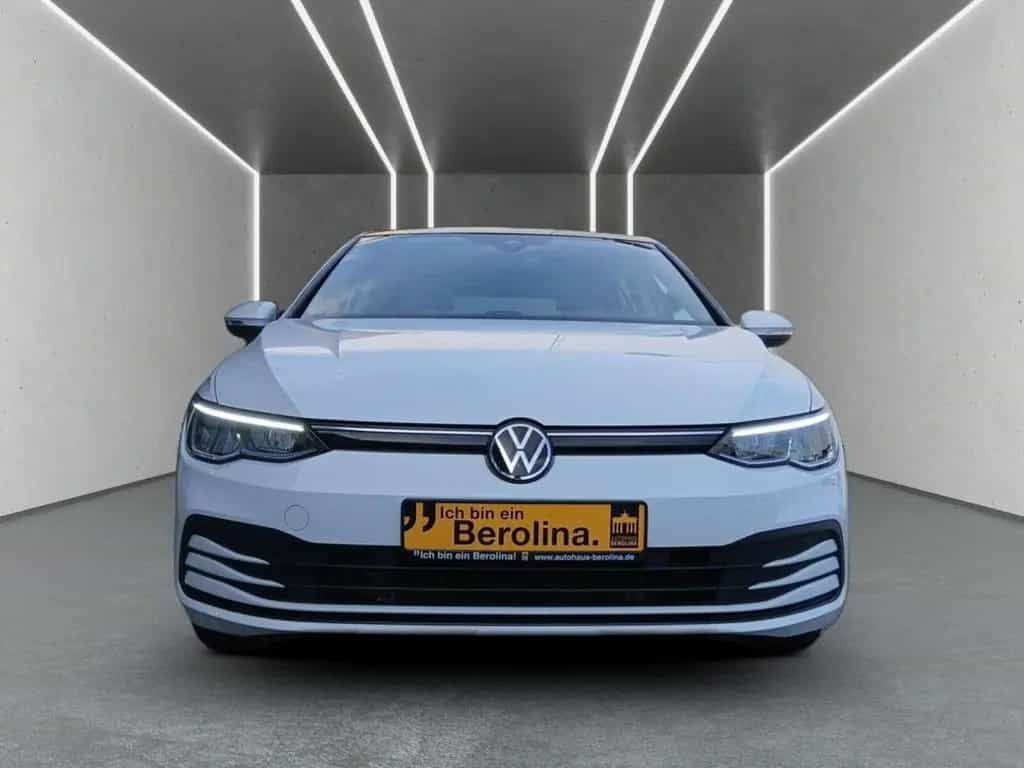 Volkswagen Golf VIII 1.0 eTSI Life DSG *PANO*NAV*ACC*SHZ* 05/2022-photo-2