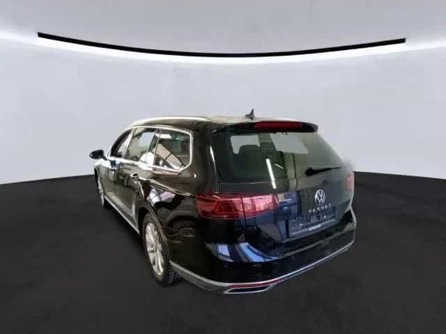 Volkswagen Passat Variant Elegance 1.5 TSI DSG*NAVI*LEDER*A 02/2023-photo-4
