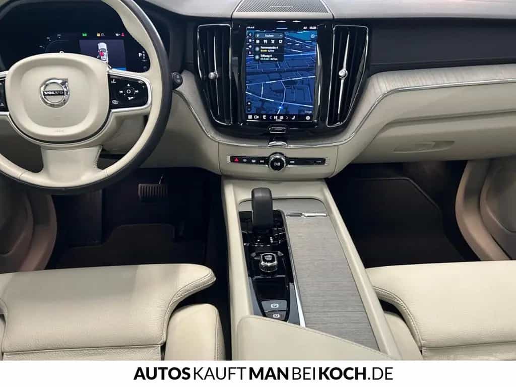 Volvo XC60 B5 AWD Ultimate Bright ACC BLIS PANO HUD H& 11/2022-photo-10