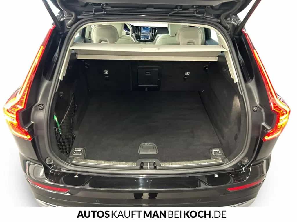 Volvo XC60 B5 AWD Ultimate Bright ACC BLIS PANO HUD H& 11/2022-photo-15