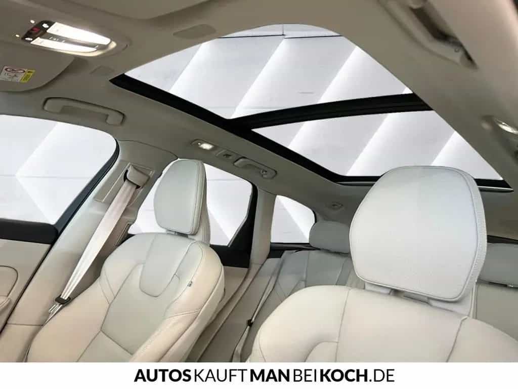 Volvo XC60 B5 AWD Ultimate Bright ACC BLIS PANO HUD H& 11/2022-photo-19