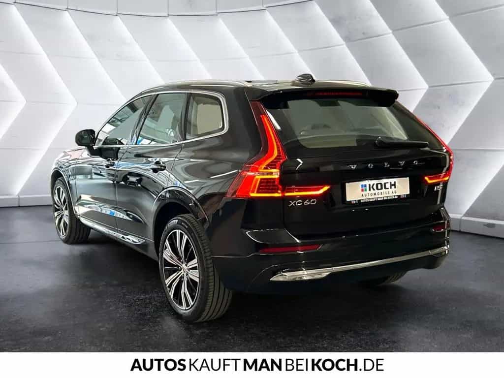 Volvo XC60 B5 AWD Ultimate Bright ACC BLIS PANO HUD H& 11/2022-photo-3