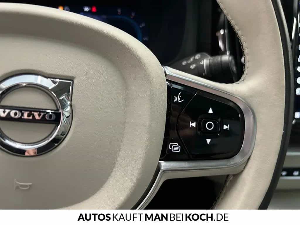 Volvo XC60 B5 AWD Ultimate Bright ACC BLIS PANO HUD H& 11/2022-photo-33