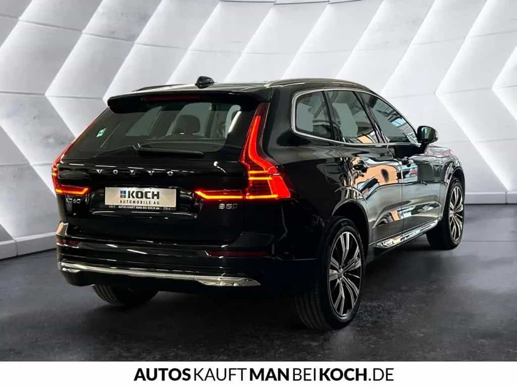 Volvo XC60 B5 AWD Ultimate Bright ACC BLIS PANO HUD H& 11/2022-photo-4