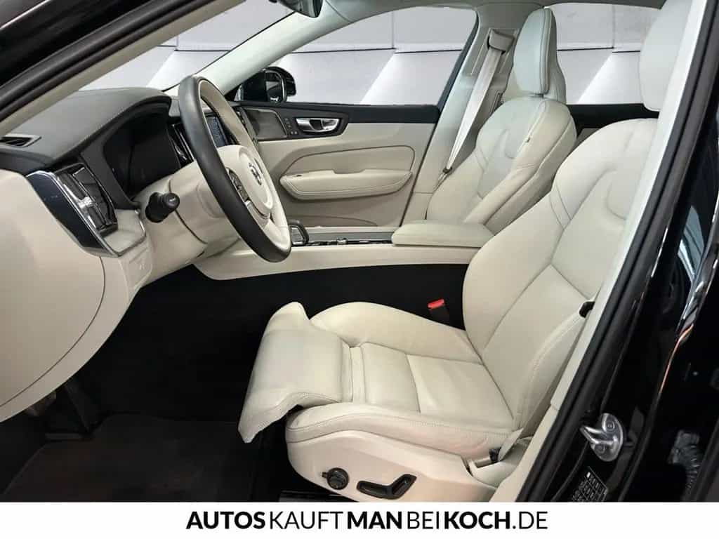 Volvo XC60 B5 AWD Ultimate Bright ACC BLIS PANO HUD H& 11/2022-photo-6