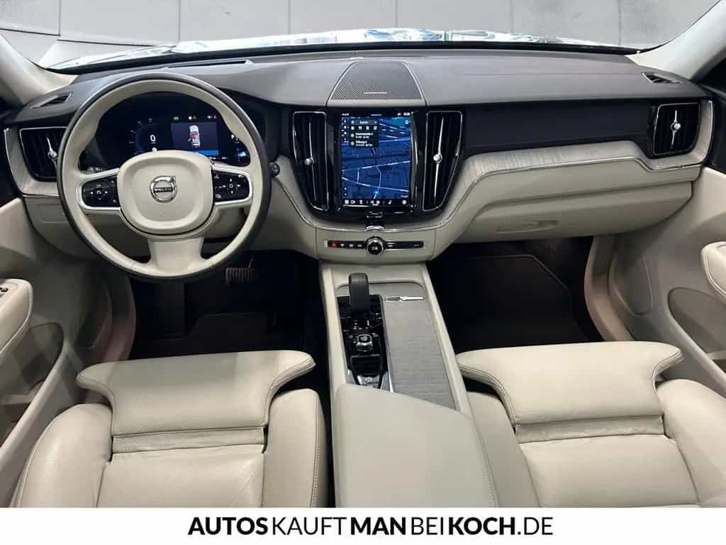 Volvo XC60 B5 AWD Ultimate Bright ACC BLIS PANO HUD H& 11/2022-photo-8
