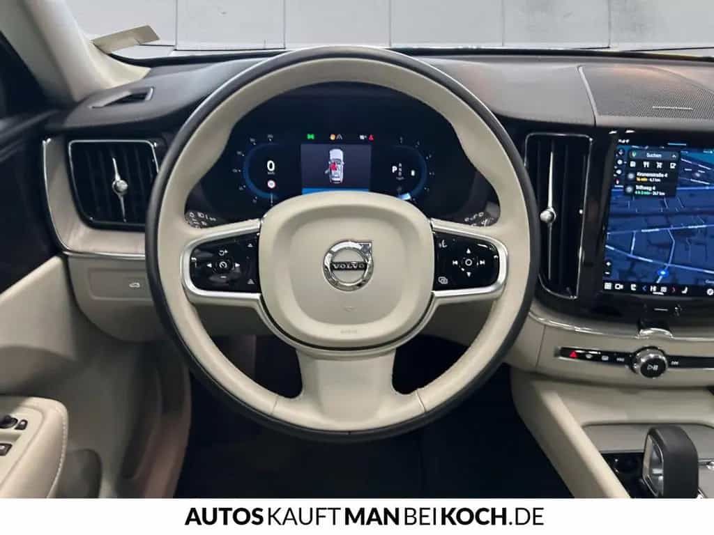 Volvo XC60 B5 AWD Ultimate Bright ACC BLIS PANO HUD H& 11/2022-photo-9