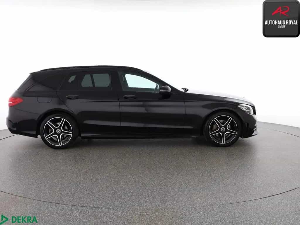 Mercedes-Benz C-Class 220 d T 3x AMG NIGHT PANO,WIDE,KAMERA,AHK,SH 10/2019-photo-5