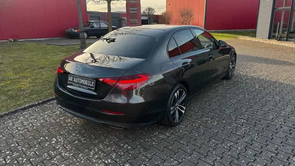 Mercedes-Benz C-Class 300d Lim Avantgarde LED AHK Panoramadach Night 06/2022-photo-4
