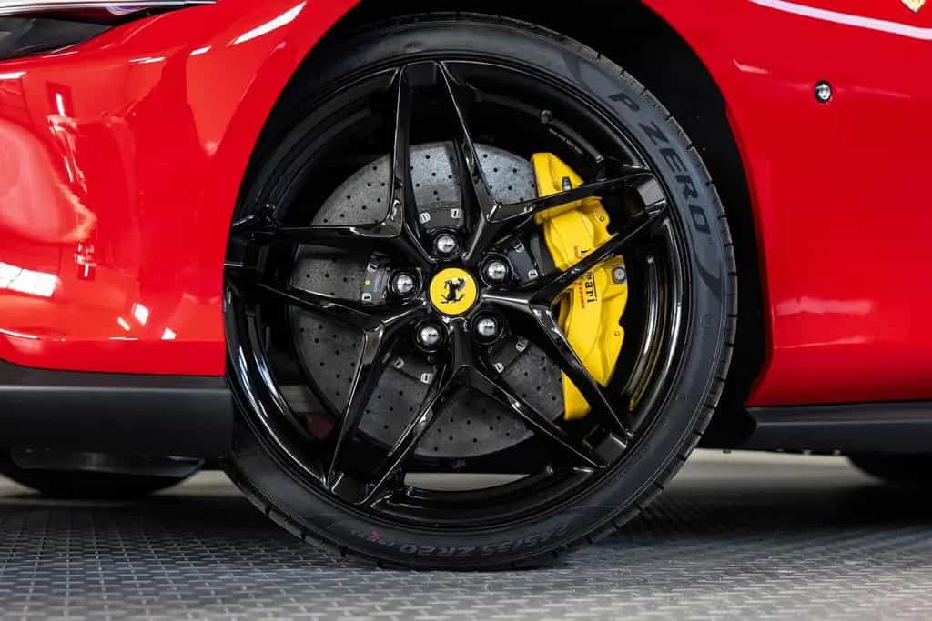 Ferrari Roma Spider AFS3 360° HIFI-Sound Daytona-Seats 02/2025-photo-1