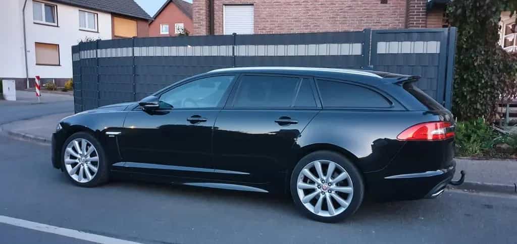 Jaguar XF 3.0 L V6 Diesel Sportbrake - Xenon Leder Navi 08/2015-photo-0