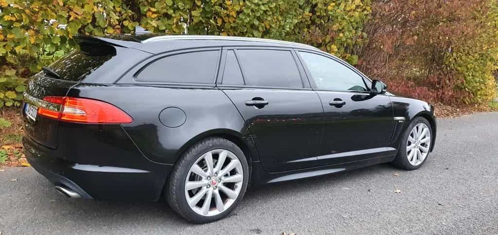 Jaguar XF 3.0 L V6 Diesel Sportbrake - Xenon Leder Navi 08/2015-photo-2