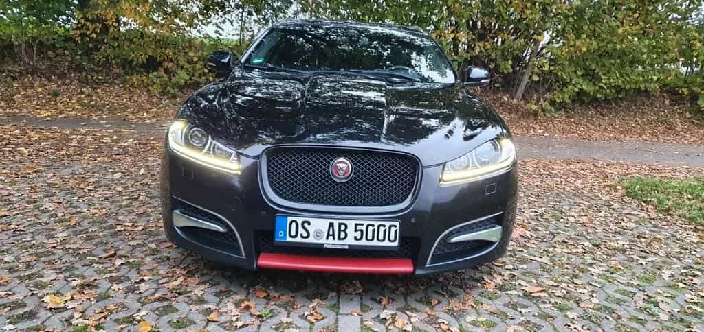 Jaguar XF 3.0 L V6 Diesel Sportbrake - Xenon Leder Navi 08/2015-photo-4