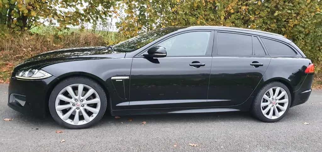 Jaguar XF 3.0 L V6 Diesel Sportbrake - Xenon Leder Navi 08/2015-photo-5