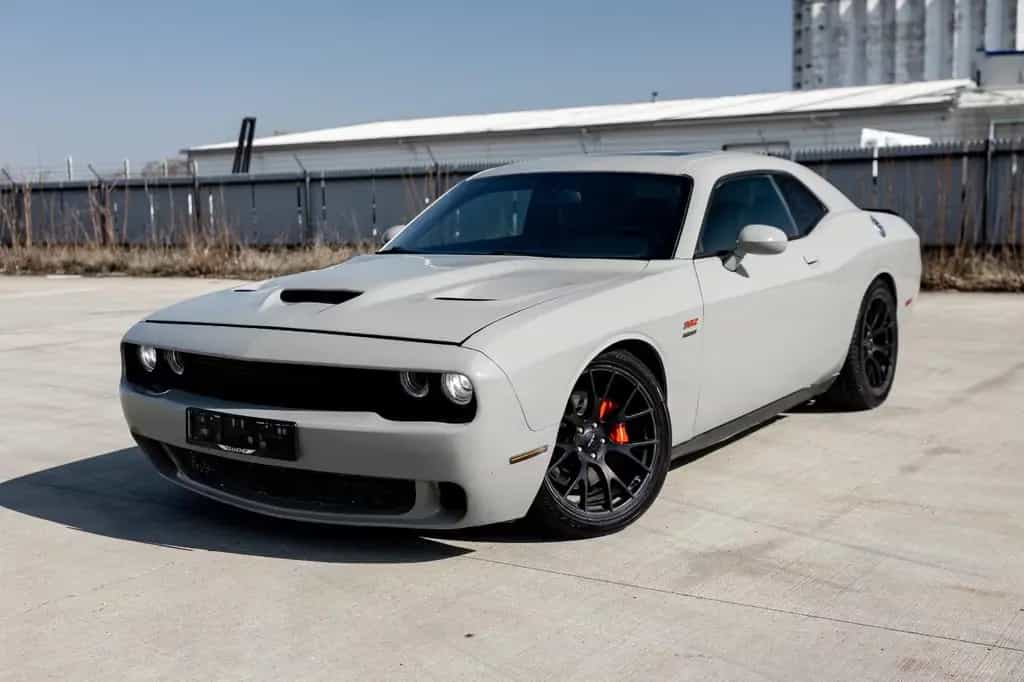 Dodge Challenger SRT8 6.4 392HEMI Czech Registration 01/2012-photo-1
