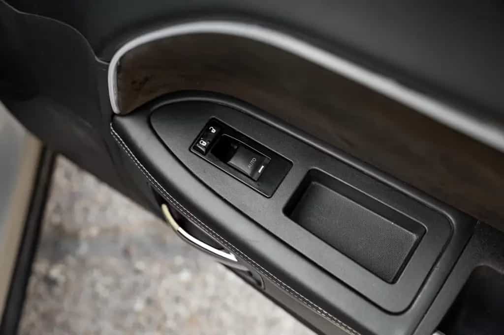 Dodge Challenger SRT8 6.4 392HEMI Czech Registration 01/2012-photo-40